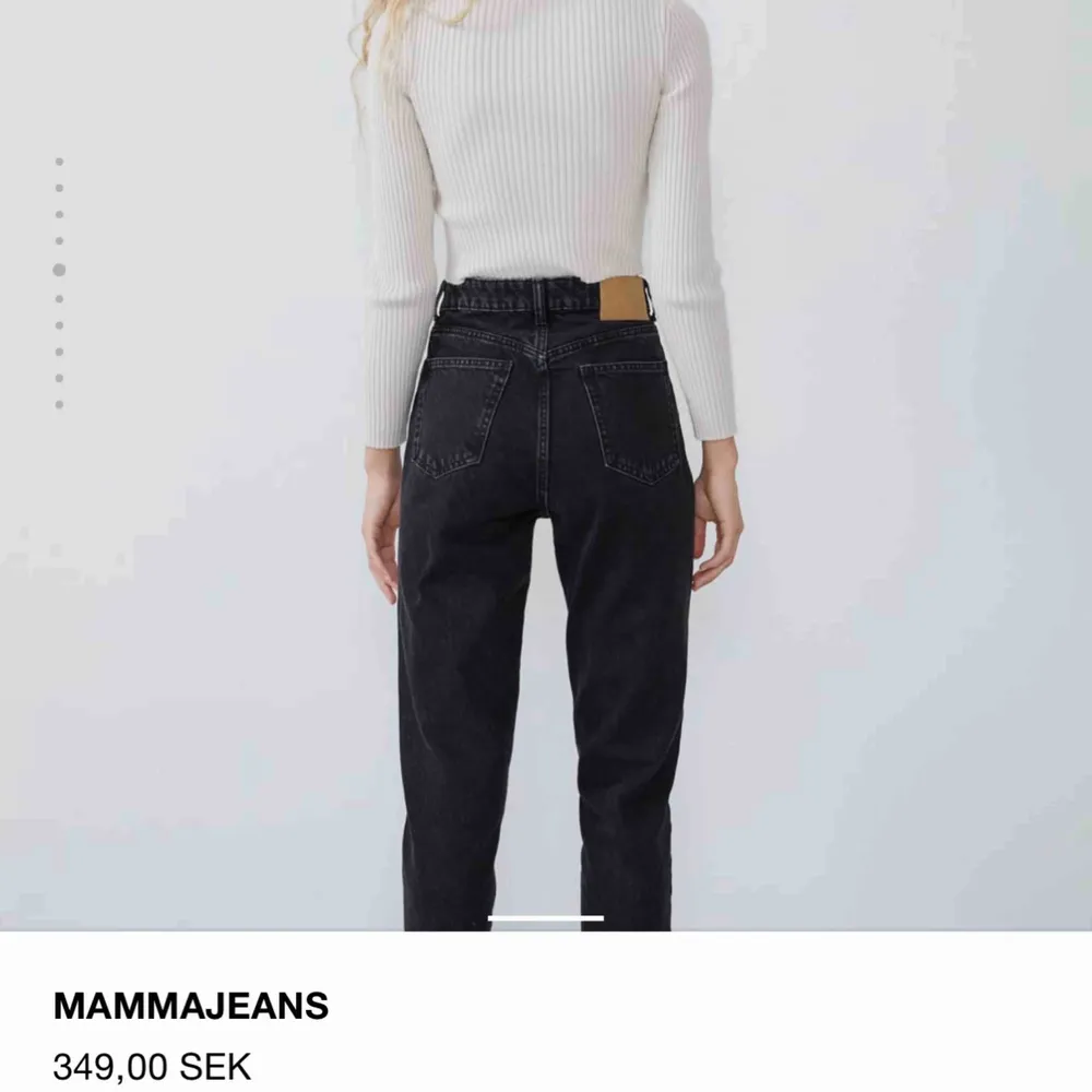 Säljer dessa momjeansen från Zara, använt sällan gånger. Jeans & Byxor.