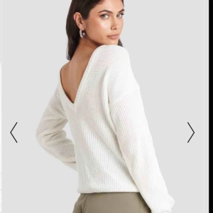  - Svinsnygg trendig stickad tröja som passar till exakt allt i storlek s!🌸tyvärr så klickade jag hem den i fel storlek så det är därför jag säljer den. Nypris 300kr mitt pris 150kr. Köparen står för frakt, finns i Umeå // Tua Holmström 