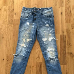  - Please jeans storlek XXS men skulle säga att de är lite stora i storleken och är som XS