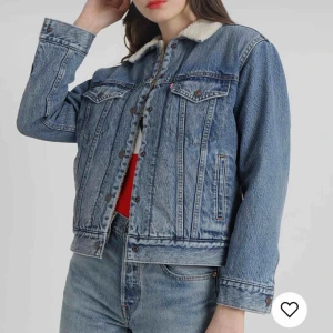  - Levis Jacka dam large!  