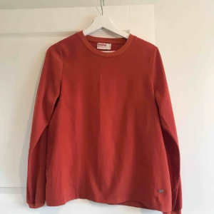  - Storlek S, Orange blus från Dobber MQ med mudd i armarna