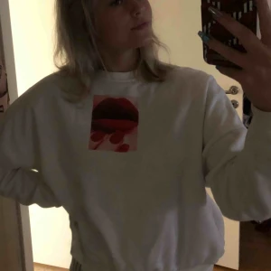  - Sweatshirt från Carlings. Nästan helt oanvänd pga inte min stil. Köpare står för frakt