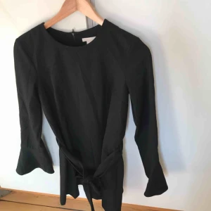  - Byxdress från H&M trend
