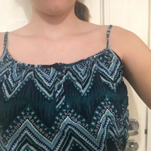 Mönstrat linne  - Ett fint linne från Hm! Slutsålt överallt. Väldigt skön. Storlek XS men passar S också. Knappt använd.