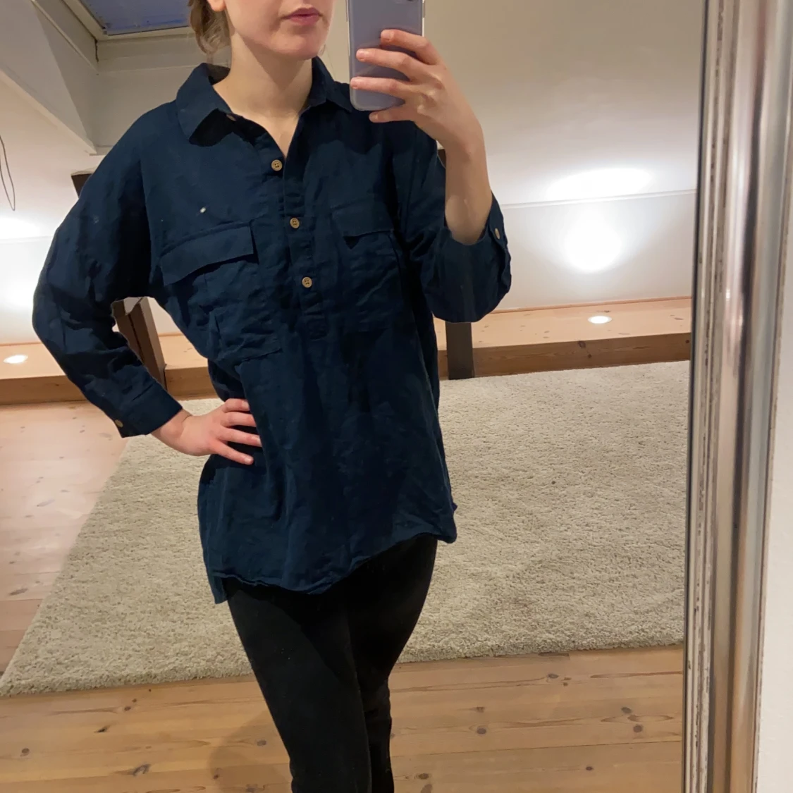 Mörkblå skjorta - 90