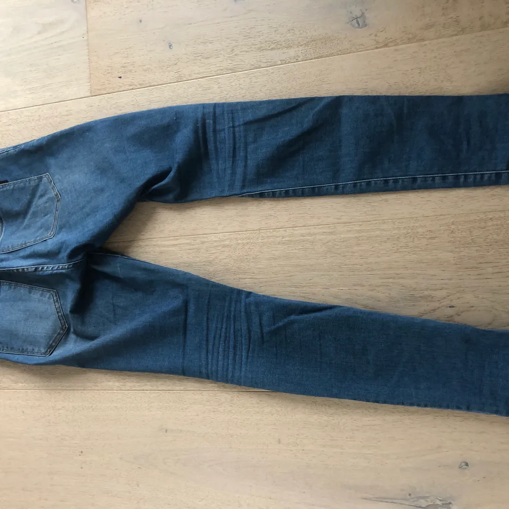 Raka jeans från Crocker, väldigt stretchiga i matrialet!. Jeans & Byxor.