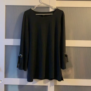 Klänning från lindex stl L  - Klånningen är använd vara en gång, kan hämtas eller skickar det mot frakt 