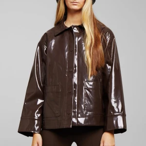 Weekday - Säljer min snygga jacka från weekday, perfekt nu till hösten! Storlek xs men funkar även som en s/m