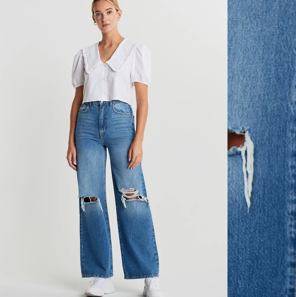 Helt nya (prislapp kvar) raka vida jeans med slitning på knäna. Jeansen är slutsålda på Gina tricots hemsida. Om flera är intresserade är det budning som gäller. Storleken motsvarar en xs.. Jeans & Byxor.