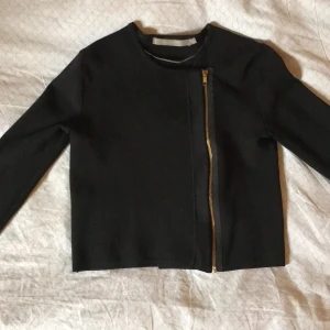 Tiger of sweden tröja - Fint skick. Knappt använd. Business mode.