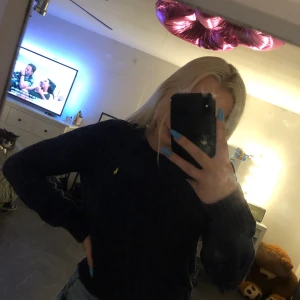 Ralph lauren tröja - Säljer min Ralph lauren tröja i strl S, köptes för 1200 kr. Sparsamt använd