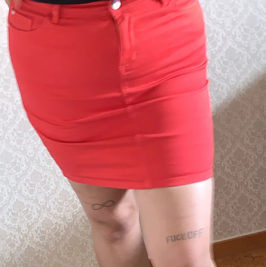 Röd jeans kjol. - 91