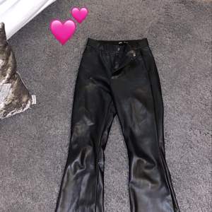 Skinnbootcut byxor!! Supersnygga från Zara 💕