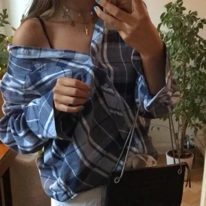 Fin skjorta💜 - Jätte Fin skjorta från monki aldrig använd säljer för 70kr+frakt💕