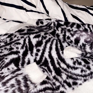 Sweetshirt - Bra skick!! Jätte mysig. Sittwe även bra för s/xs