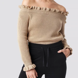 Stickad Off Shoulder Topp  - Använd fåtal gånger.