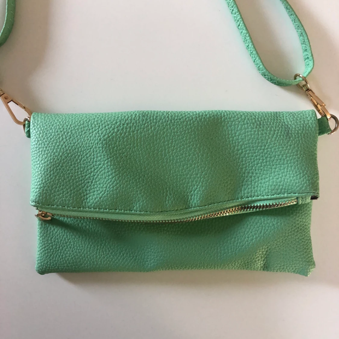 Pastellgrön axelväska - 90