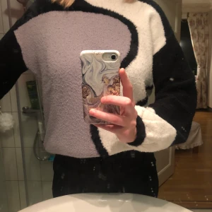 Stickad tröja - Tröja från mq. Inte använd så mycket så kvaliten är bra. Säljer för 150kr