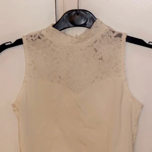 Croptop - Crop top från H&M. Använd 2 gånger! 