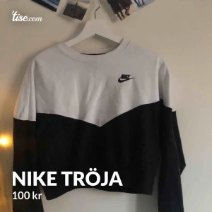  - Nike sweatshirt lite croppad