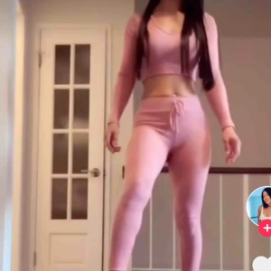  - Super snygg set. OBS! Ey rosa utan militärgrön 