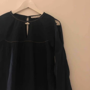  - Blus från Abercrombie and fitch i fint skick. Endast använd en gång 