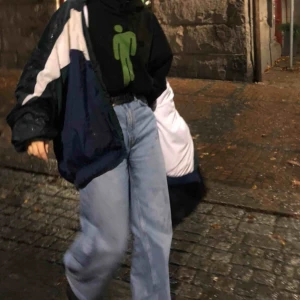  - Billie Eilish tour merch köpt på lollapalooza . Original pris:500