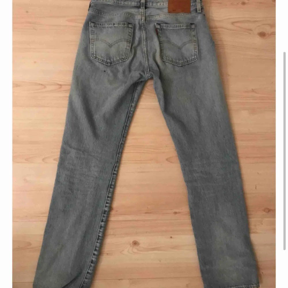 Riktigt snygga Levis 501 jeans i riktigt fint skick! . Jeans & Byxor.