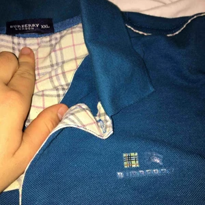 - Burberry pike ovanlig att hitta bra skick Xxl men passar S/M