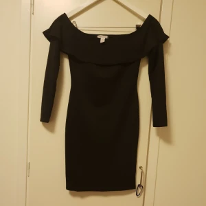  - Använd 1 gång. Klänning från nelly. Nypris 350 kr.  