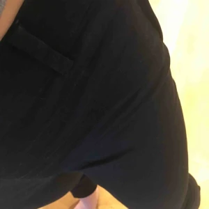  - Mjuka svarta kostymbyxor. Frakt ingår