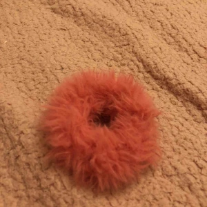  - Frakten kostar 10kr och själva snodden kostar  30kr så ni betalar alltså 40kr och den är aldrig andvänd 