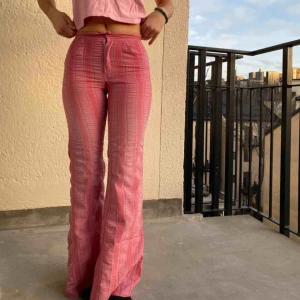  - Sjukt coola byxor!!! Perfekta till våren/ sommaren💕kan mötas på söder annars står köparen för frakt, om fler är intresserade sker budgivning🌟