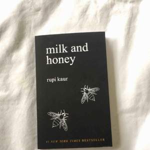 milk and honey bok av rupi kaur. jättefin bok och helt oanvänd. 