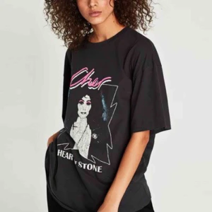  - Ball tshirt med Cher på från Zara. Storlek S men lite oversized. Frakt på 36kr tillkommer! :) 