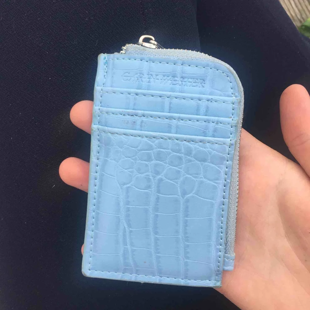 Carin Wester plånbok blå Bra skick och väldigt nyköpt!. Accessoarer.
