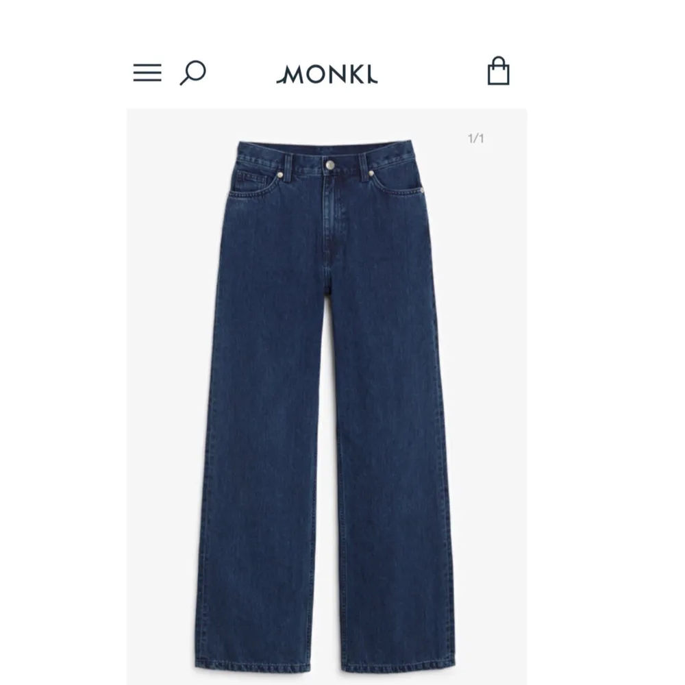 Ett par helt nya monki jeans i modellen Yoko🤩 Och om någon skulle vara intresserad av att köpa de skulle jag helst mötas upp i stockholm. Jeans & Byxor.