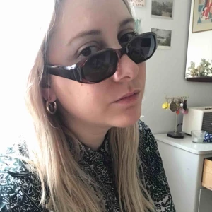  - Vintage solglasögon 90-tal. Frakt 18 kronor.