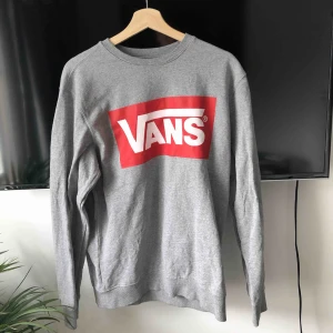  - Vans swertshirt använd ändrat ett få antal gånger nypris 500kr