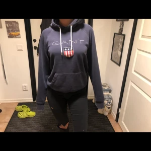 Gant hoddie - Säljer då ja inte använder. Använt några gånger köparen står för frakten