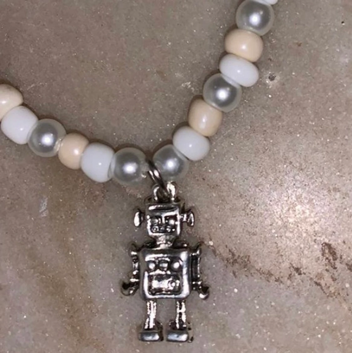 Halsband med robot  - 91