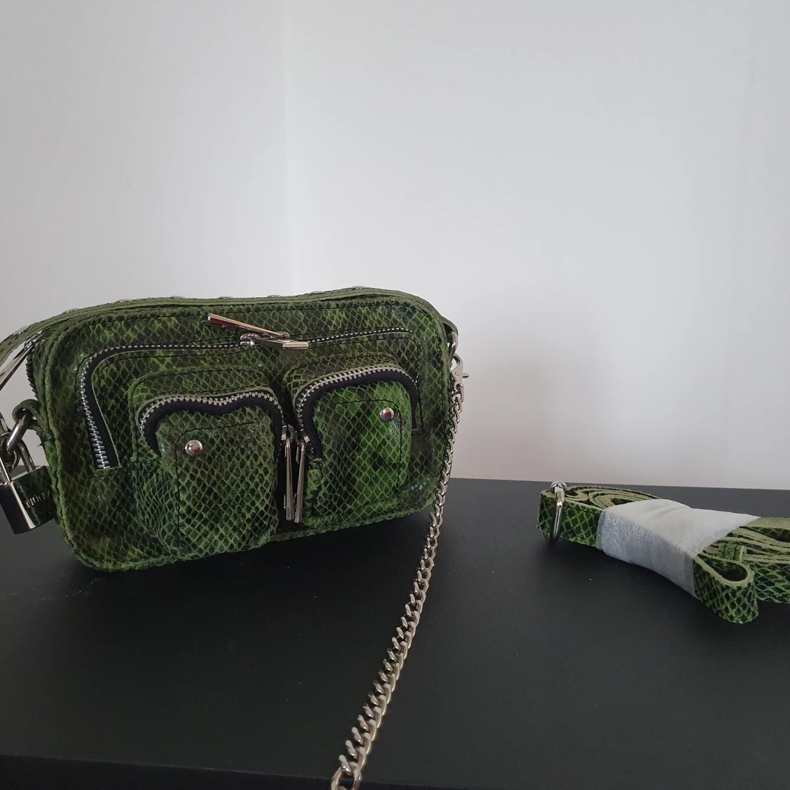 Nunoo Helena snake in green - 90