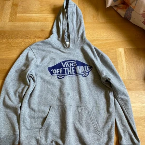 Vans hoodie - Vans hoodie i bra skick. Strlk S/XS