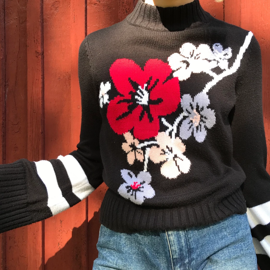 Fin stickat H&M tröja - 90