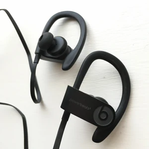 Beats Powerbeats 3 trådlösa hörlurar  - Nyskick!! Ingår kabel. Nypris 1440kr
