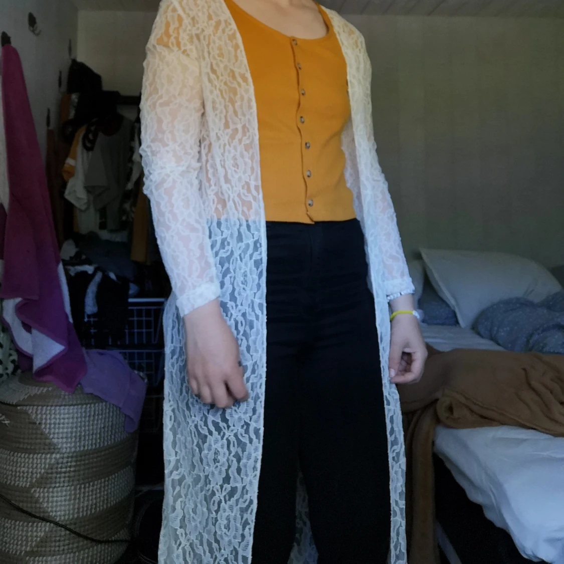 Vit lång spetskofta/ kaftan? 