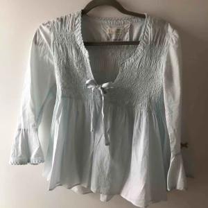  - Superfin odd Molly blus i storlek 1, S. Den är blå/grön i färgen. Fint skick🌸