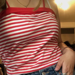 Gulligt sommarlinne❤️ - super sött linne till sommaren! banden är smala och sitter så fint. Passar xs-s