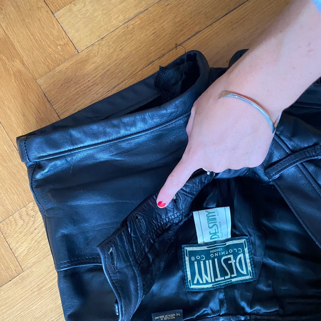 Skinnshorts storlek s  - 90