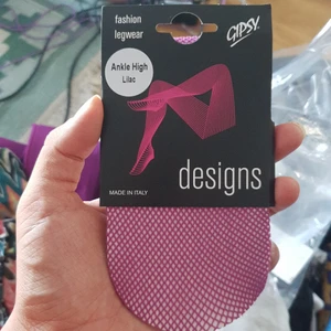 Nätstrumpa. Vanlig ankelstrumpa - Gratis. Endast frakt på 11kr  tillkommer. Avhämtning i Sätra eller vid uppmötande vid köp av annat plagg